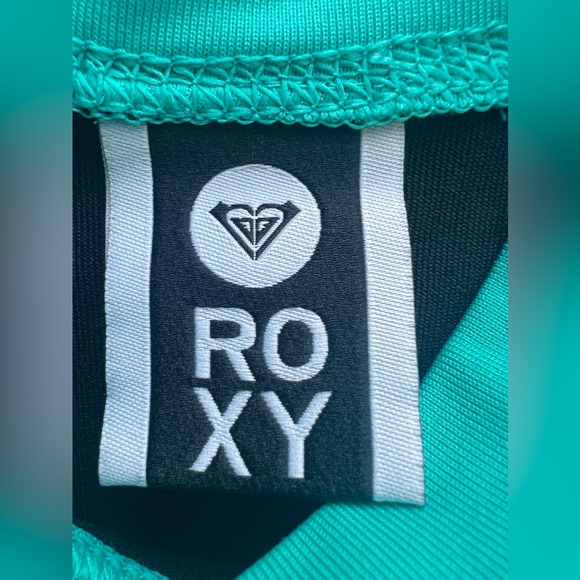 Roxy Women’s Rash Guard Size Small - Picture 7 of 9